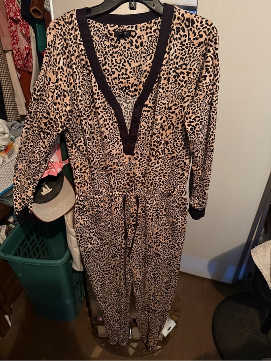 Simply Vera Vera Wang Other - Simply Vera Vera Wang Kids Leopard-Print Pajama Jumpsuit in Tan and Black